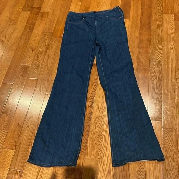 FOREVER 21 High Waisted, Flared, Dark Blue Wash Sz 30 - Picture 4 of 15